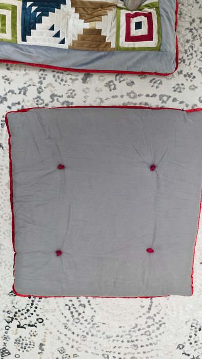 Корпе и подушки новые