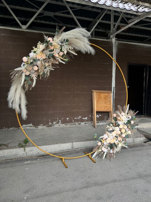 Свадебная арка с цветами