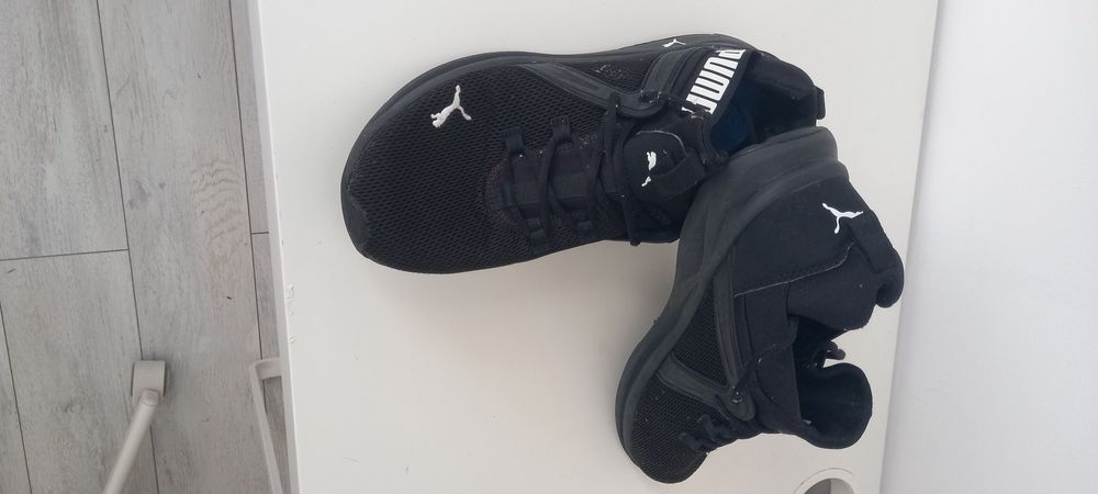 Adidasi PUMA-bărbați, mărime 45,negru,stare buna,preț mic