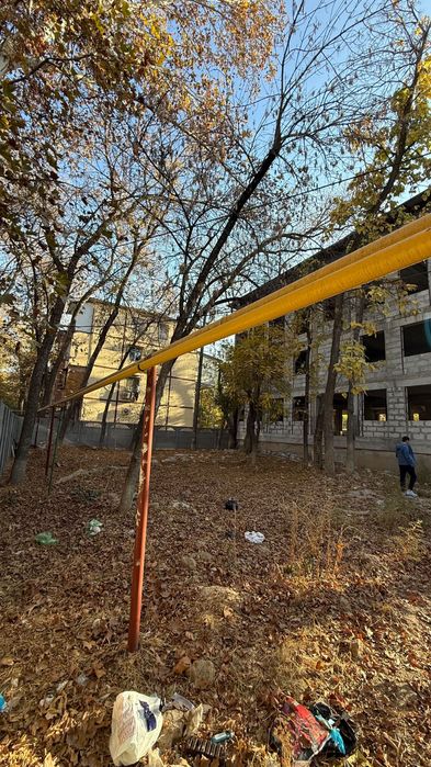 Noturar bino sotiladi