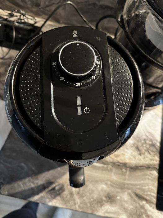 Friteuza cu aer cald Tefal