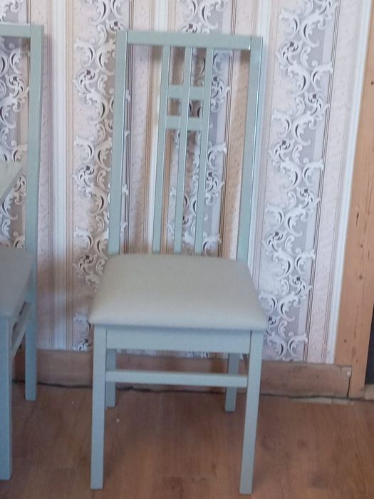 Продам стол и стулья