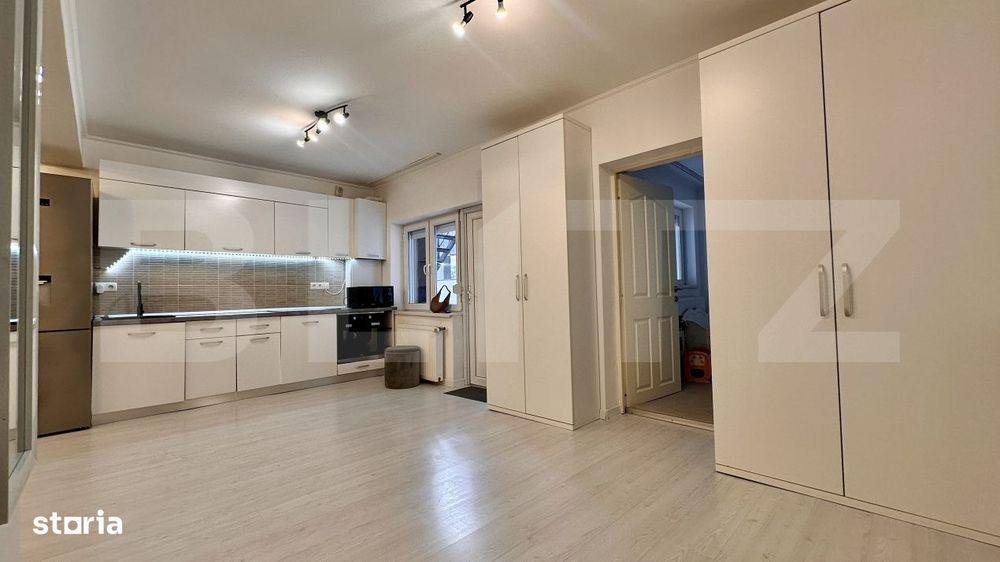 Apartament de vanzare, 3 camere, terasa 12 mp, mobilat si utilat - cen