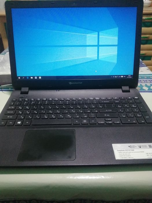 Ноутбук Acer 4 ядра.