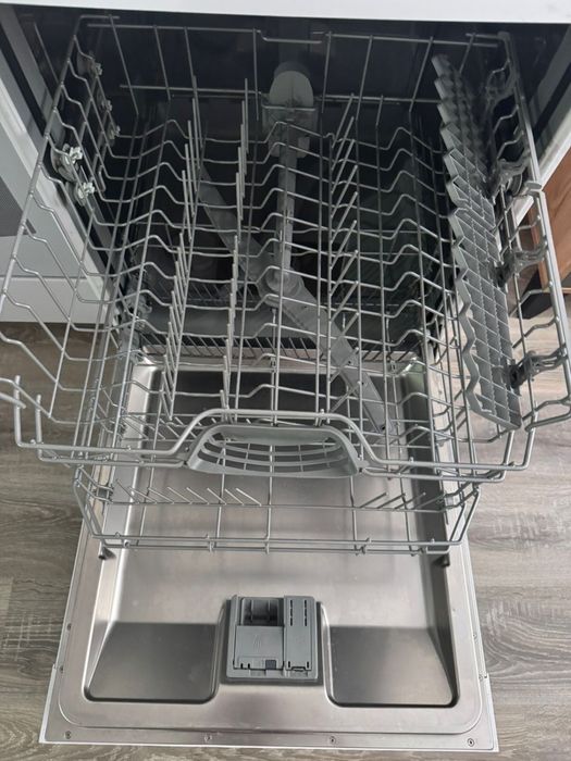 Посуда мойчная машина BOSCH