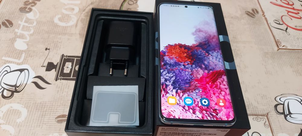 Топ цена-Като нов Телефон Samsung Galaxy S20 8GB/128GB+подарък  колонка блутут