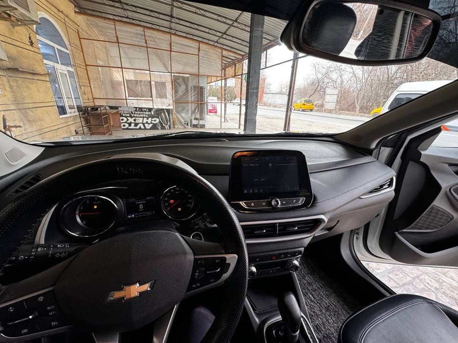 Chevrolet Tracker 2 premier sotiladi