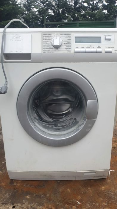 Vând Mașină de Spălat AEG ,Frigider Arctic,Chiuvetă cu  Dulăpior