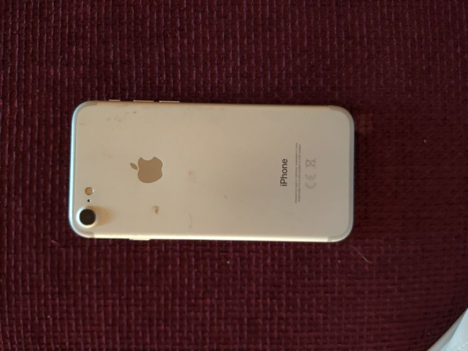 Vând sau schimb iPhone 7 și redmi 14c