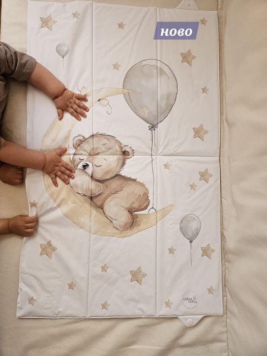 Всичко за 15 евро Сгъваема преносима подложка за повиване  KIKKA BOO Лигавник непромокаем с ръкави памучни лигавиците нови и използвани