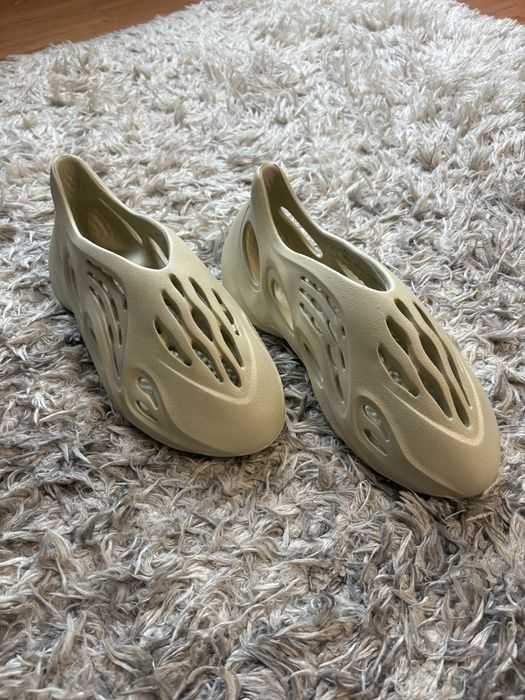 Yeezy foam rummer