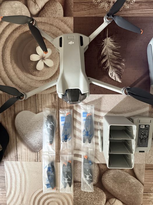 Dron DJI 3  с карта памет 256Гб Like a new