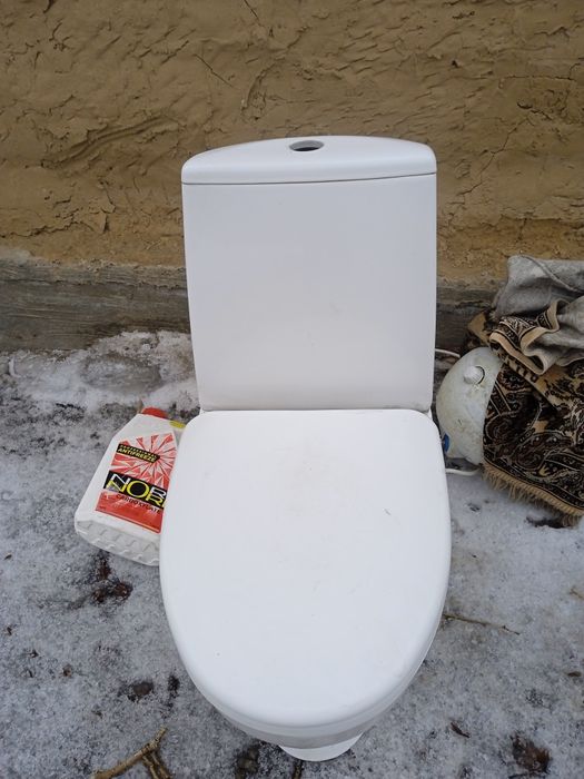 Продам унитаз в отличном состоянии