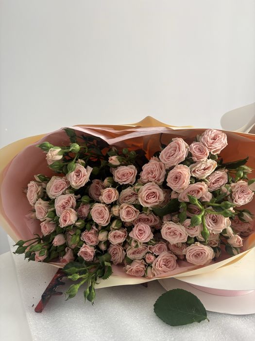 Букет из кустовых роз