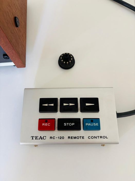 Magnetofon Teac A-2300SX cu telecomanda