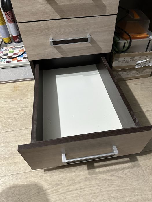 Продам стол компьютерный