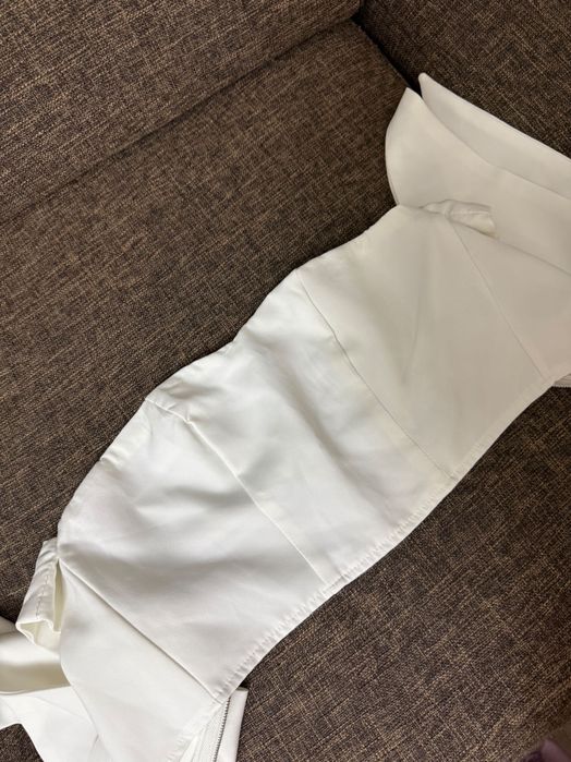 Top alb corset cu funde