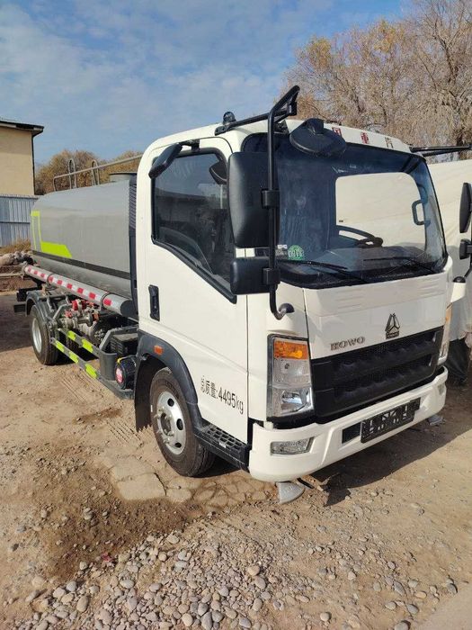 HOWO 4x2   6 куба Водовоз. Новый.