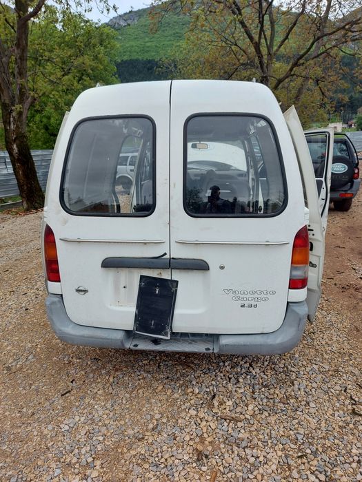 Nissan Vanette 2.3d на части !!!