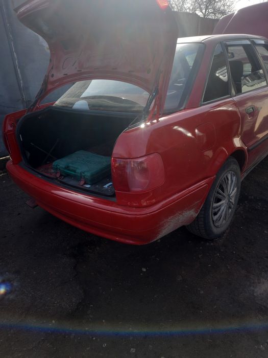 Продаётся  ауди80 б4
