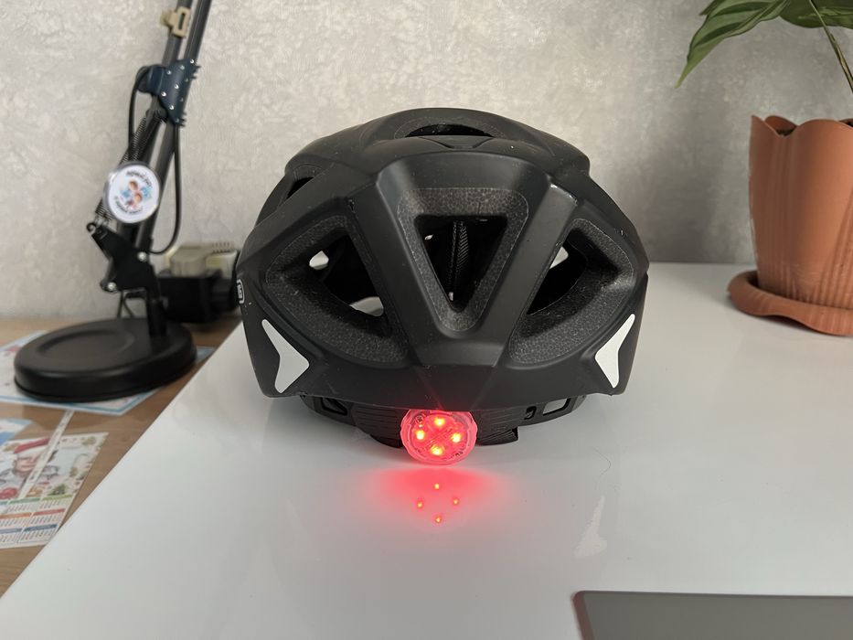 Вело шлем ABUS  в отличном состояние