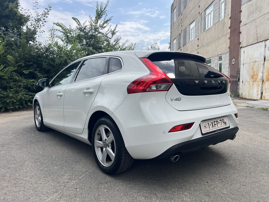 VOLVO V40 2014 — imagine 3