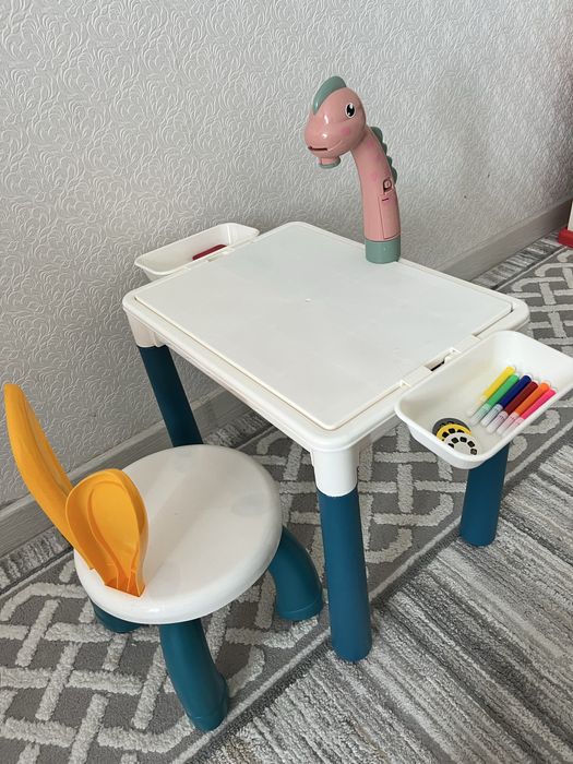 Стол и стульчик для рисование с прожектором