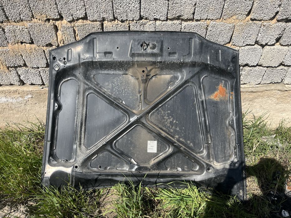 Тойота карина е капот