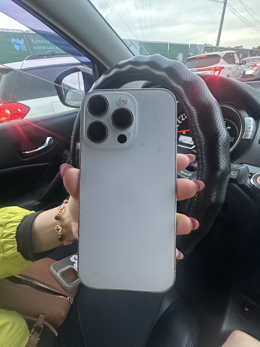 Продаю Айфон 14 про 256гб
