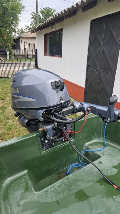 Vând laguna 480 yamaha 25hp