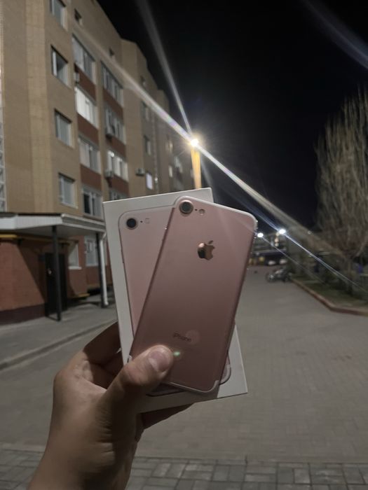 Продам айфон 7 идеал