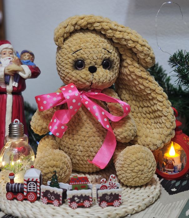 Вязанная игрушка.  Зайка.