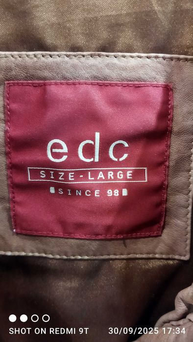 Продавам дамско кожено яке-естествена кожа,размер л.