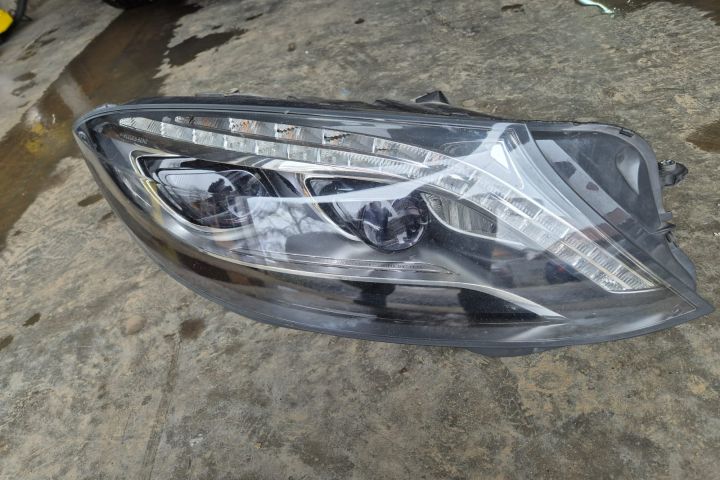 Far dreapta  europa 1305236945 Mercedes-Benz S-Class W222