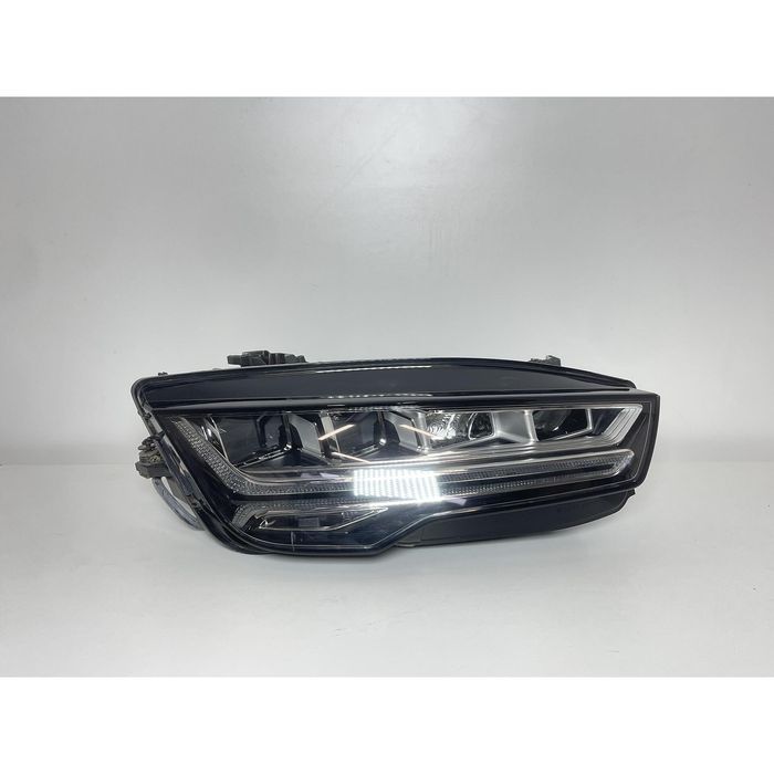 Десен фар за audi a7 4g - 4g8941034j