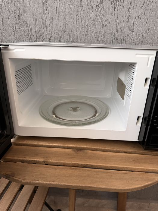 Cuptor cu microunde Arctic 700