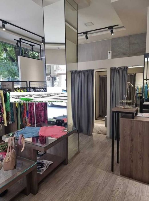 Дава се под наем Магазин в Пловдив, Център - 90 кв.м за 1600 € - Снимка #1