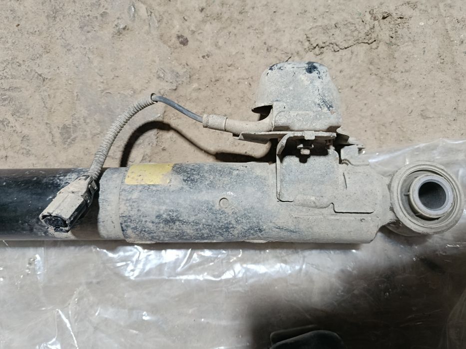 Задние амортизаторы Land Cruiser 300