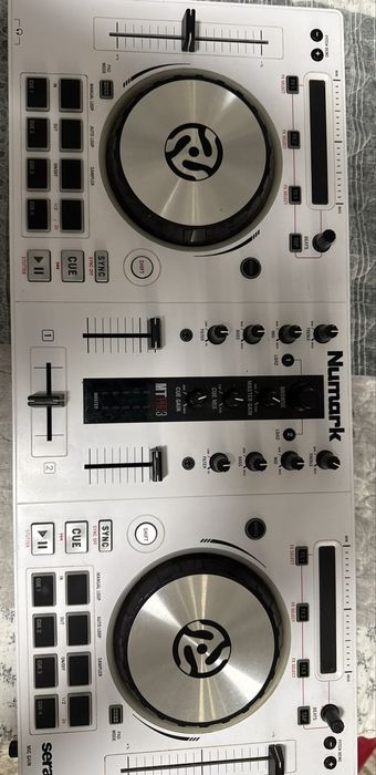 Numark Mixtrack Pro 3