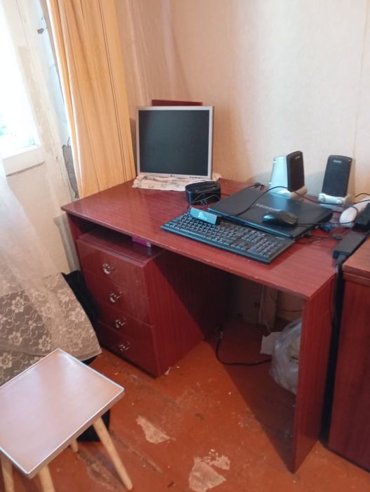 Продам стол письменный