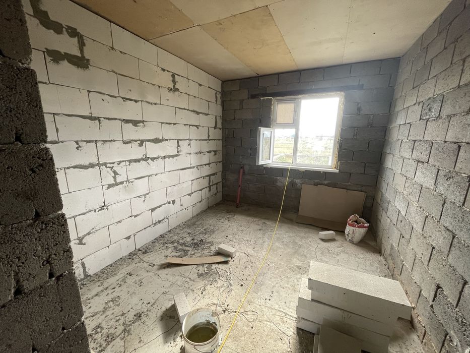 Аралтал новый незаконченный дом