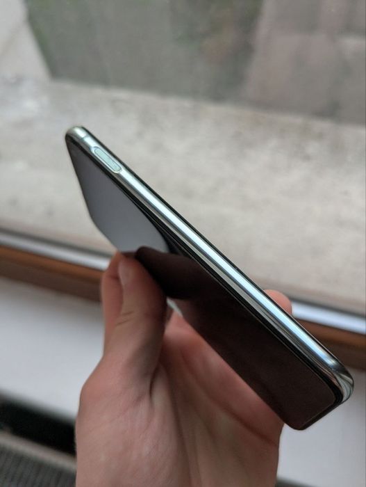 Vând sau schimb samsung s10e stare impecabilă