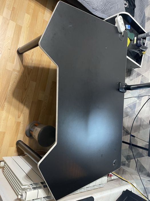 Стол игровой черный