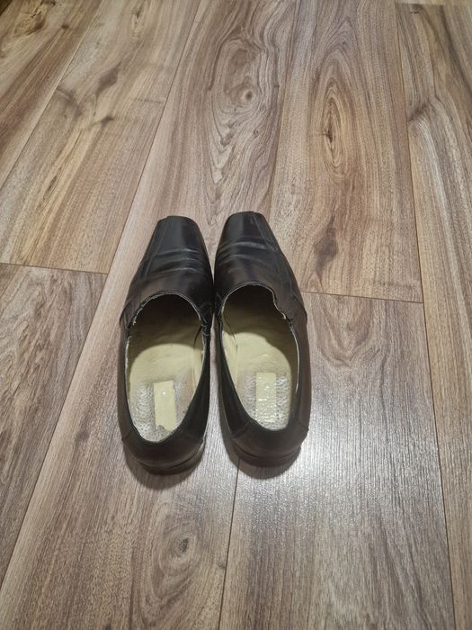 Pantofi negri din piele