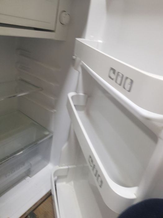 Muzlatgich yangi mini