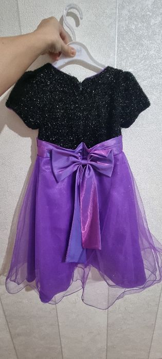 Пролается детское платье