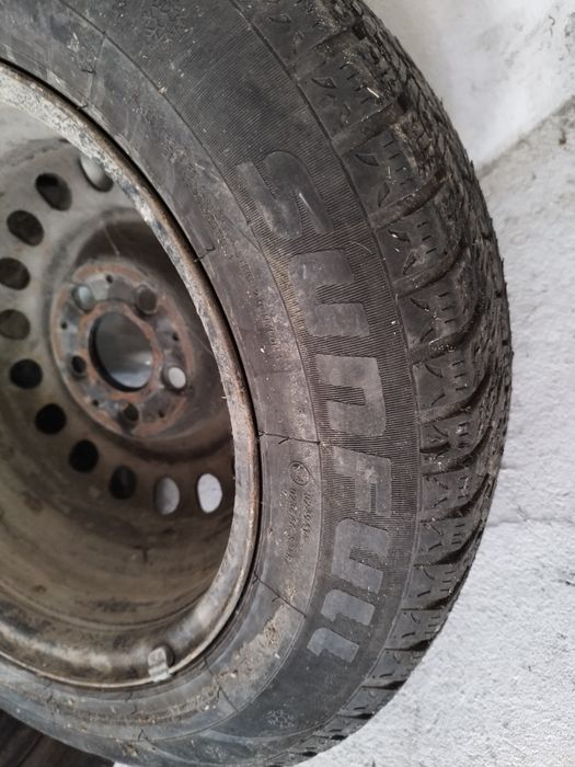 Продавам 4бр.джанти с гуми 195-65-15.  5-112мм