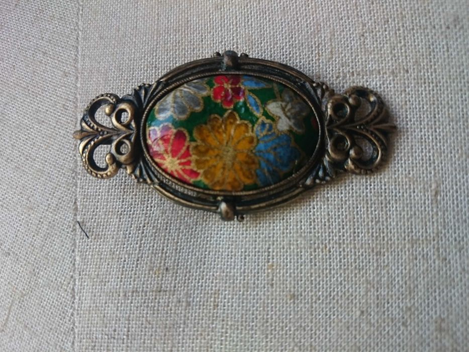 стара японска брошка