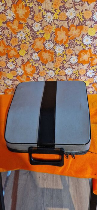 Пишеща машина Olivetti Underwood Lettera 32
