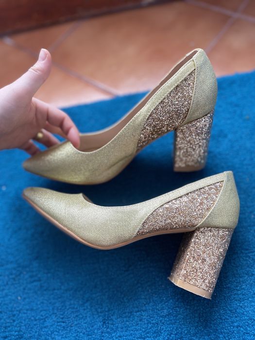 Pantofi aurii 37 comozi, de efect